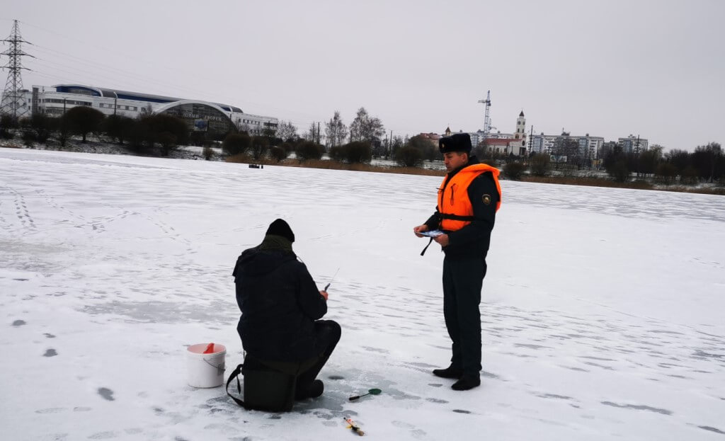 Выход на лед опасен МЧС Барановичи